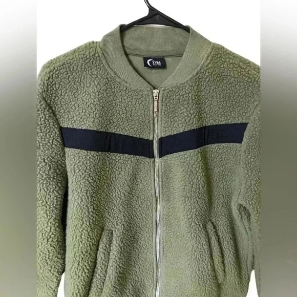 Zyia Active Olive Green Flying V Teddy Fleece Zip Up
Bomber Jacket - Picture 7 of 9